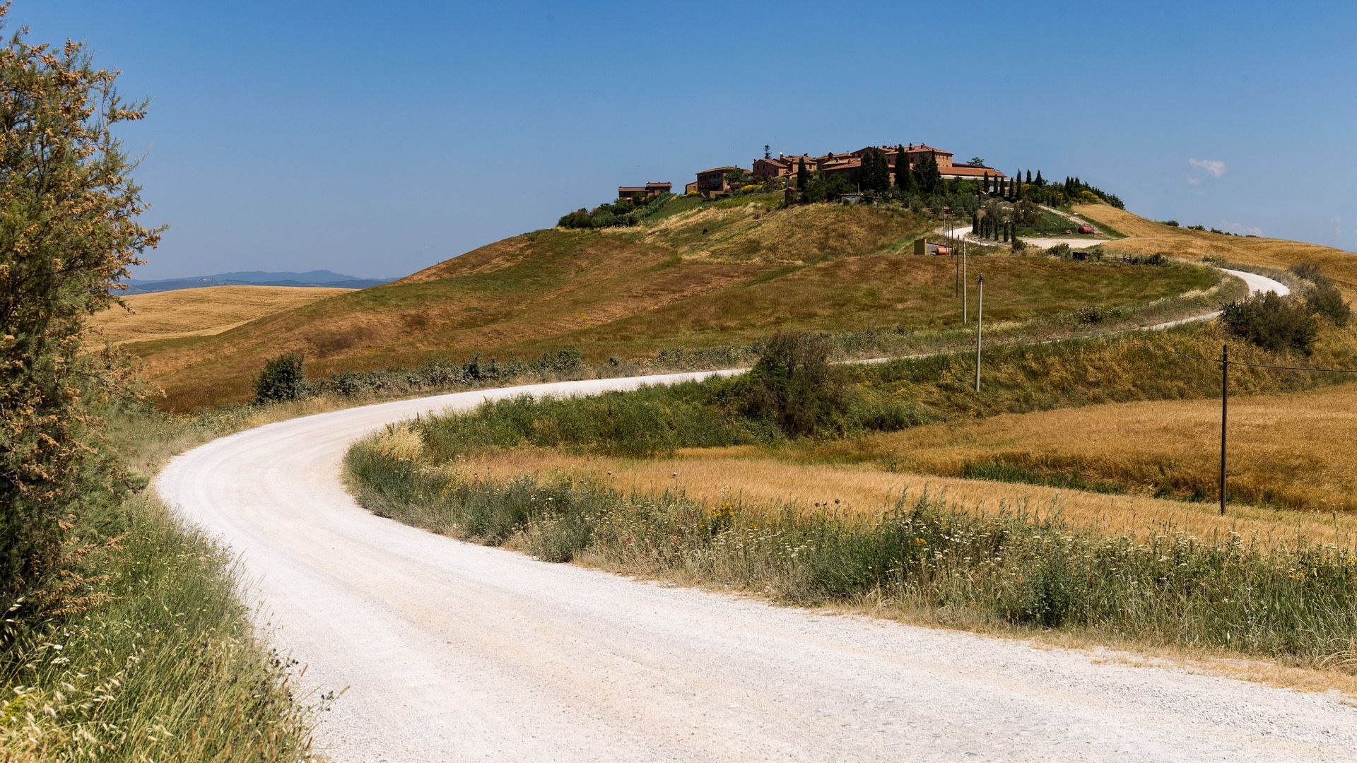 Val d'Orcia Masterpiece: E-Bike, Brunello & UNESCO Views