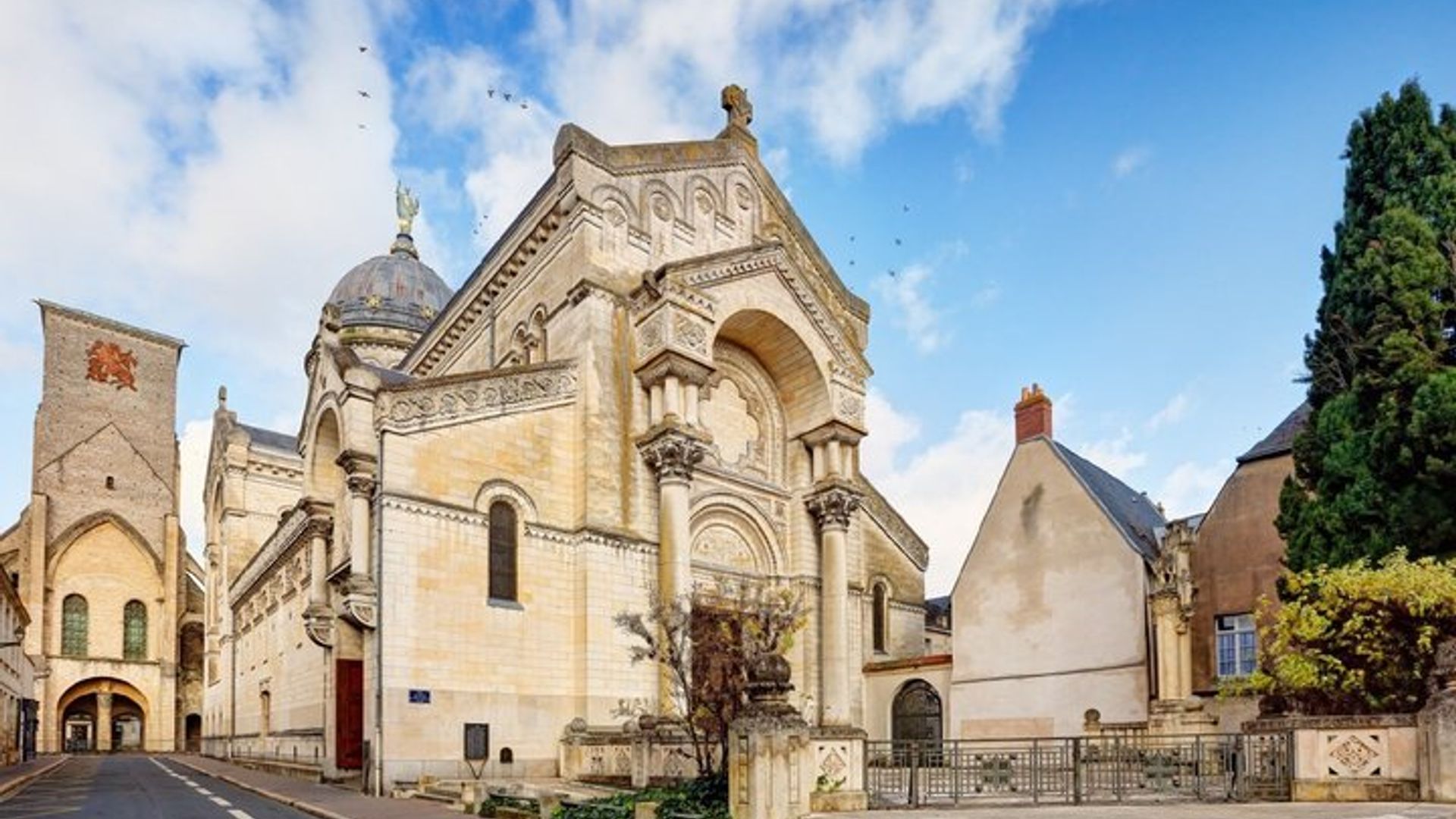 Tours Visite audioguidée à pied 2h00 et 22 commentaires audios