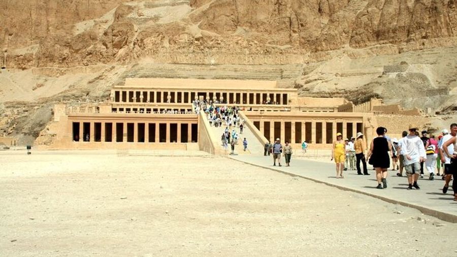 Aswan to Luxor 4-Day Nile Cruise: Tours and Hot Air Balloon