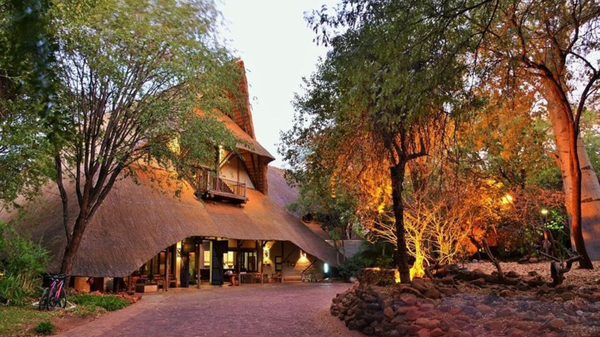 แพ็คเกจ 3 วัน / 2 คืน Victoria Falls Safari Lodge