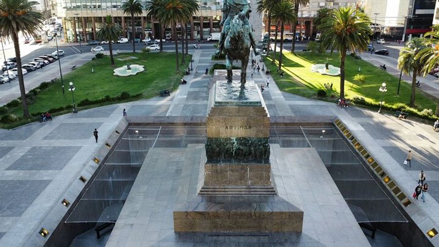 Private Have It Your Way Tour in Montevideo