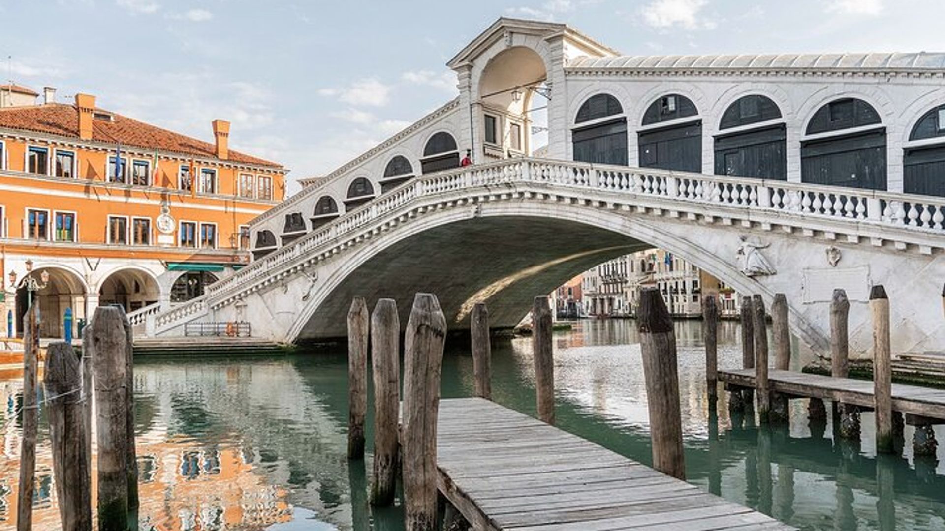 Guided Wine and Cicchetti Tour through Venice + ebook