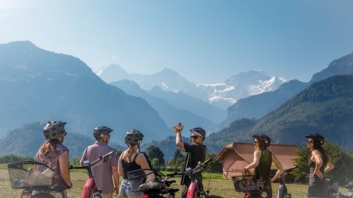 Interlaken E-Bike Tour: Countryside and Castle Ruins