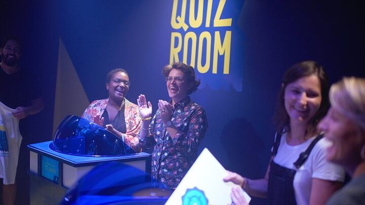 Private Quiz Game Session in Marseille