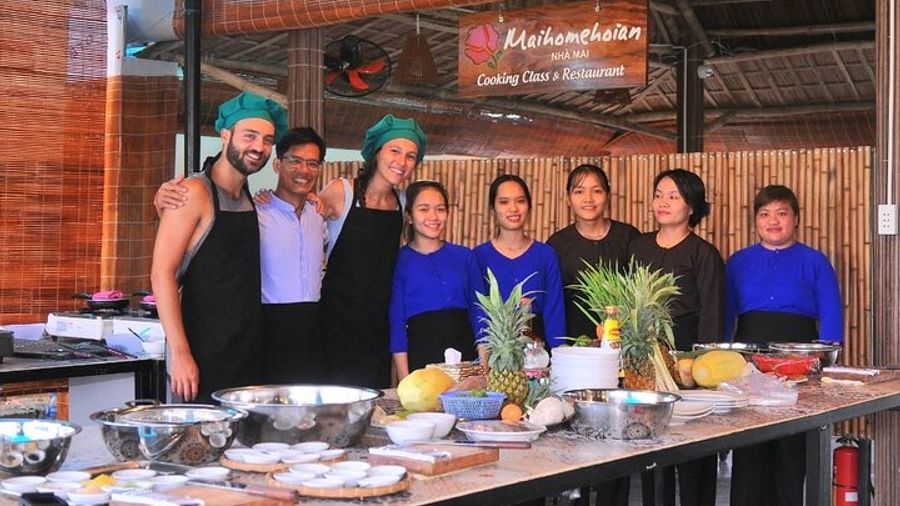 Tra Que Village Cooking Class with Market and Garden Tour