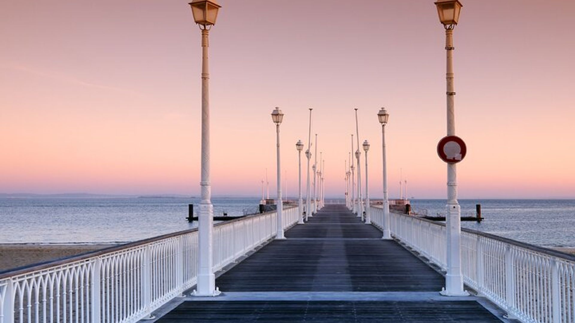 Arcachon 1.5 hour audio guided walking tour and 19 audio commentaries