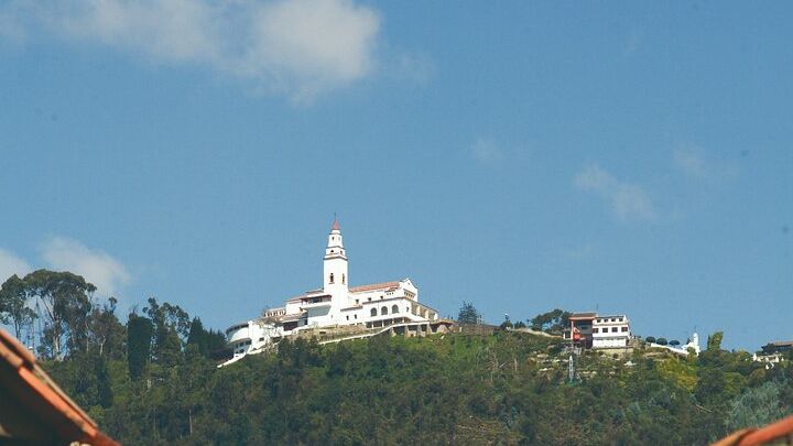 Monserrate Private 5-Hour Guided Tour with Admission Ticket