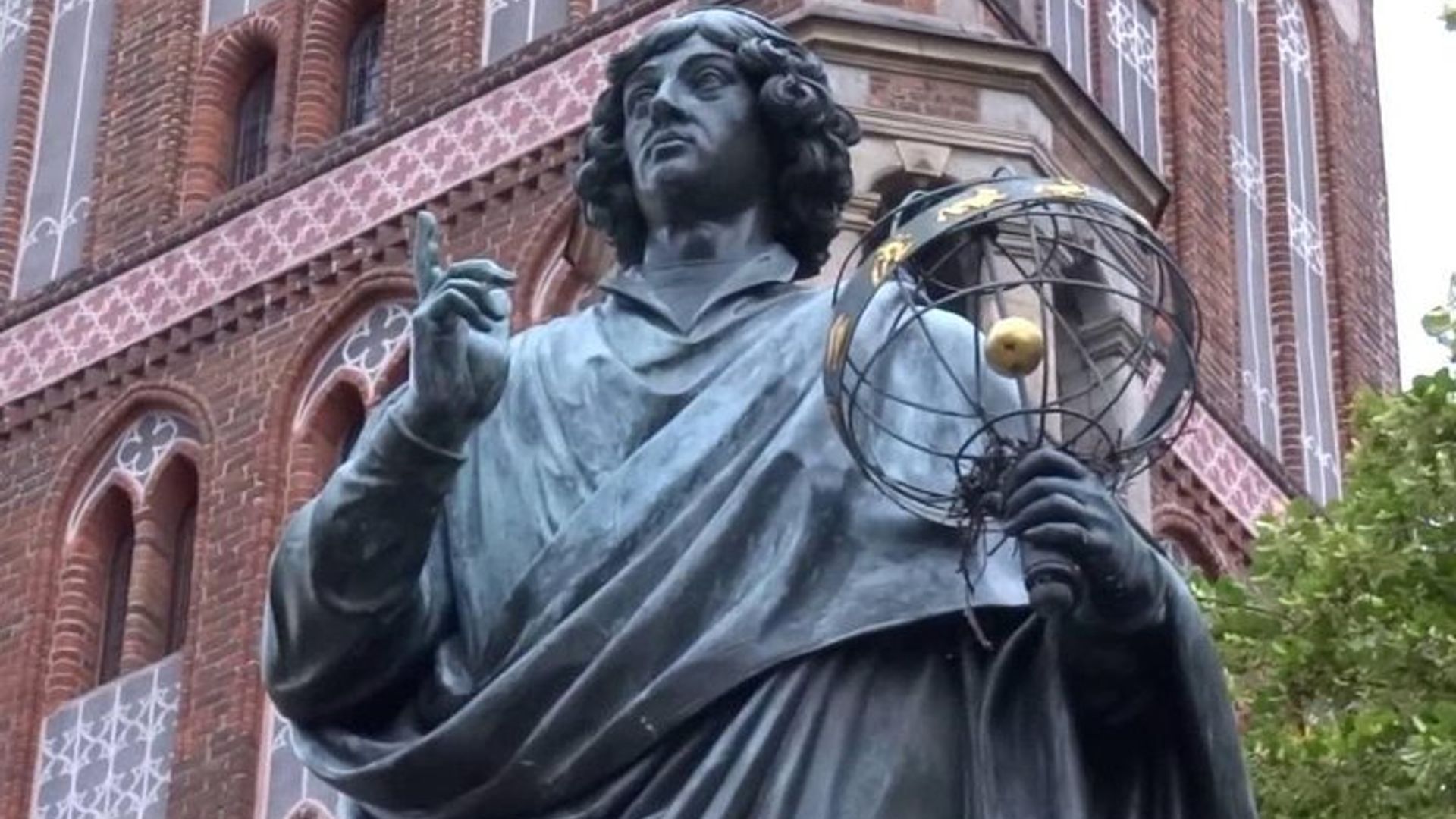 Torun Private Copernicus Trail and Old Town Walking Tour