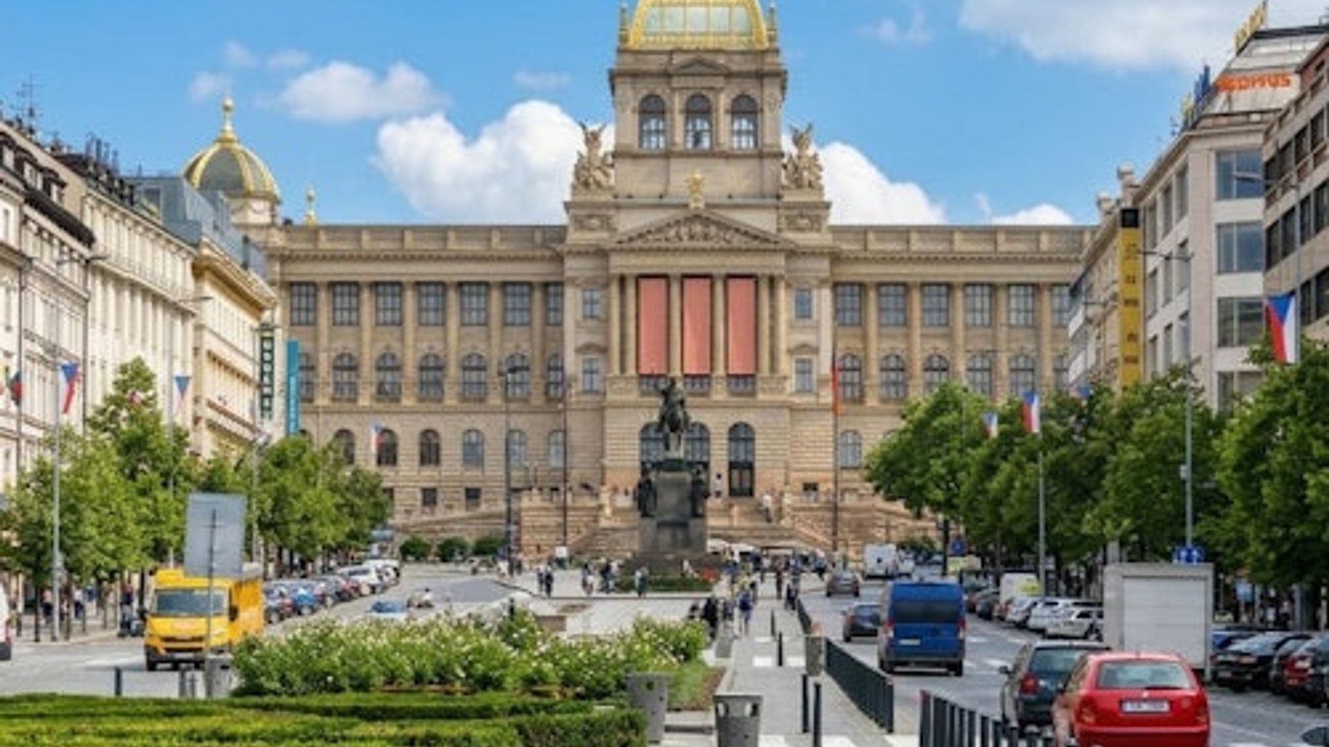 Prague: Old & New Town Tour + National Museum Skip-the-Line Ticket