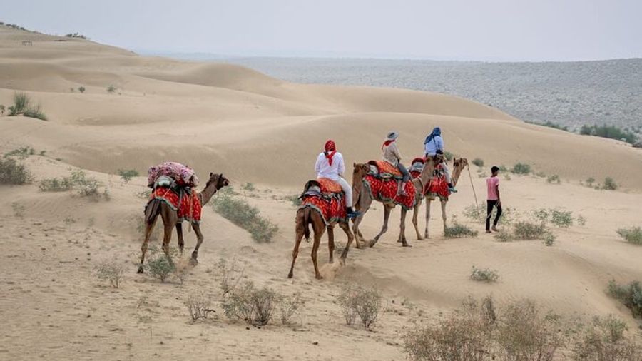 Jaisalmer Small-Group Overnight Desert Safari with Camel Rides