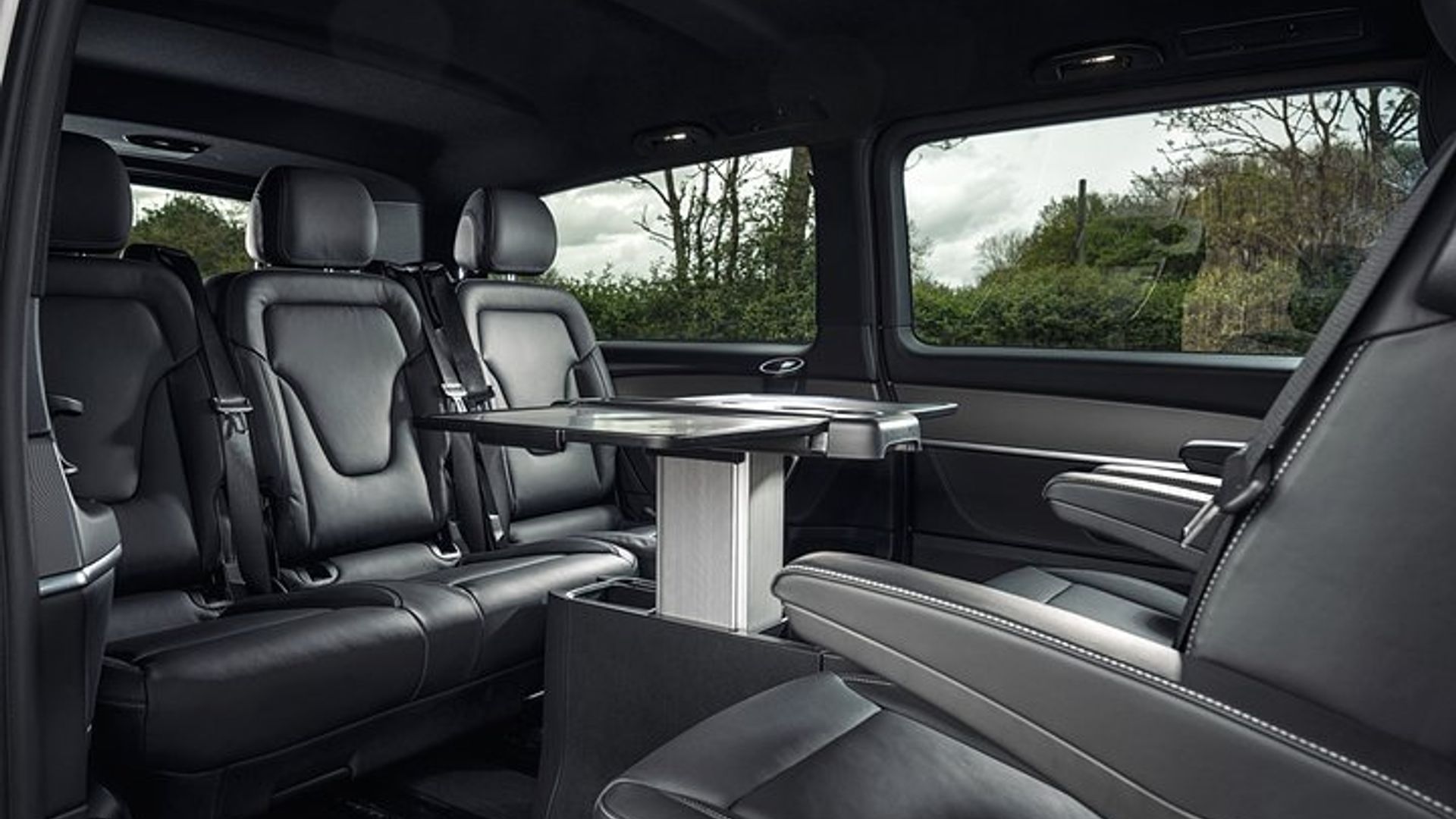 Bordeaux Airport Transfers: Bordeaux to Bordeaux Airport BOD in Luxury Van