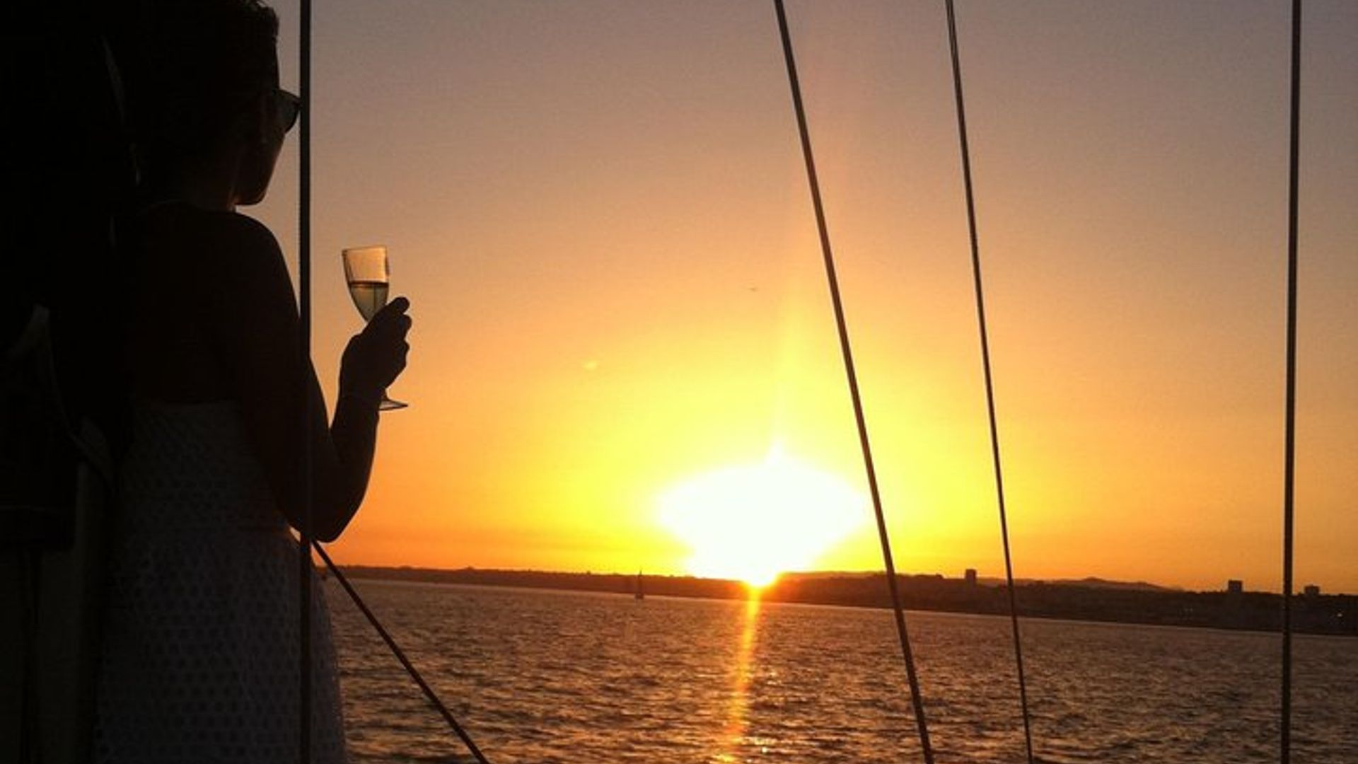 Lisbon Romantic Private 2h Sunset Cruise with sparkling wine