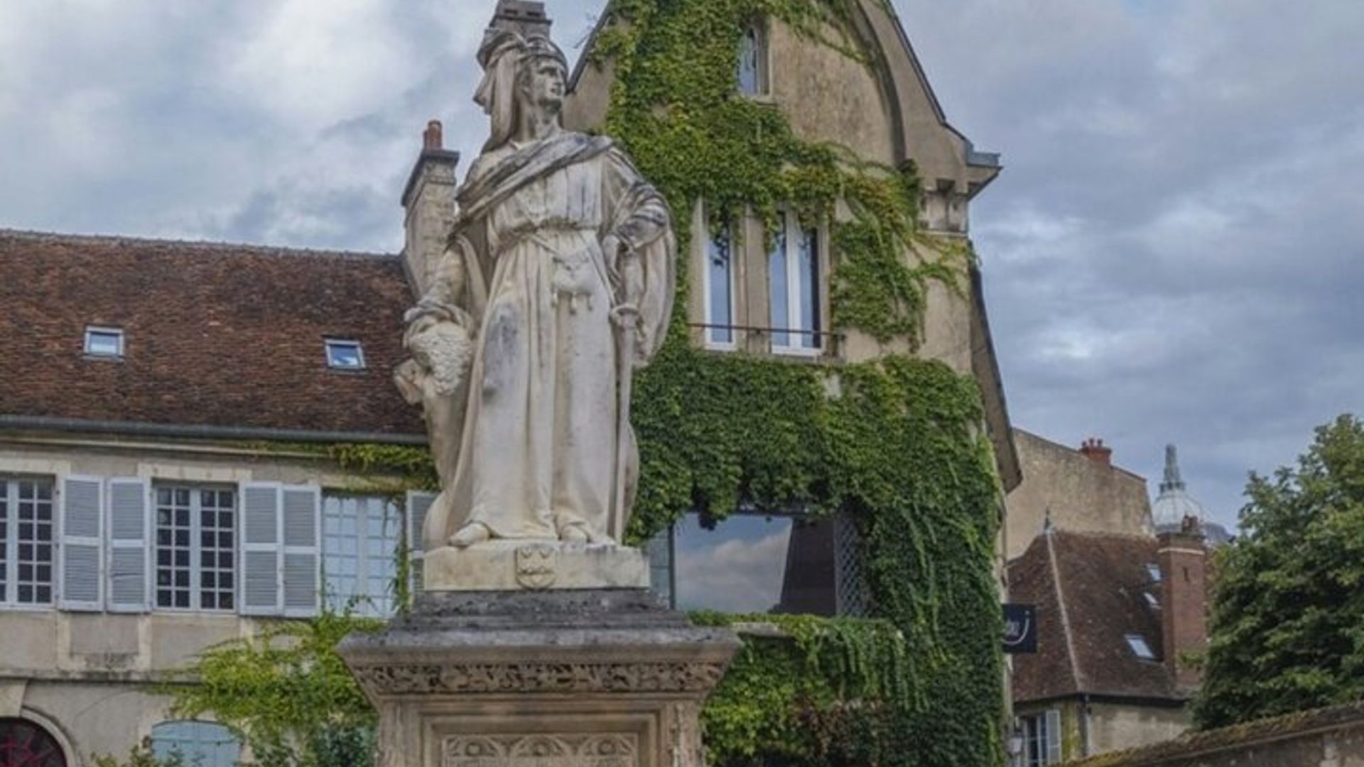 property.imageAlt