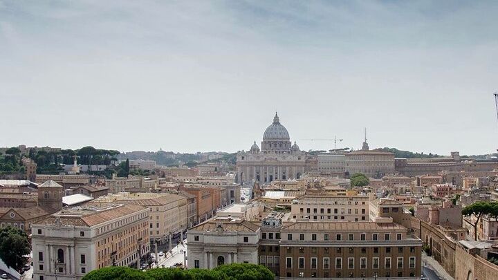 St Peter's Basilica, German Cemetery & St Peter's Square Tour