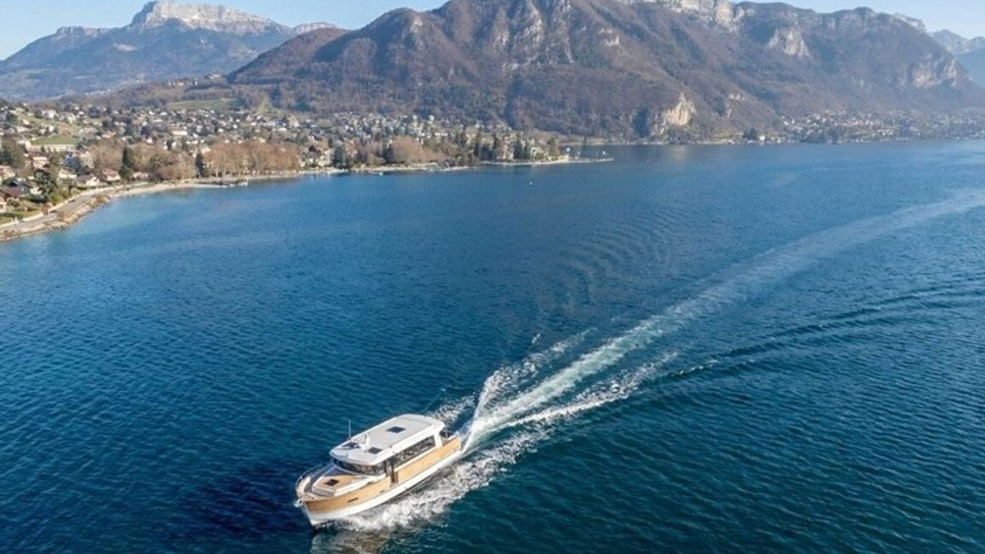 Traslado privado y crucero panorámico de 1 hora por el lago Annecy