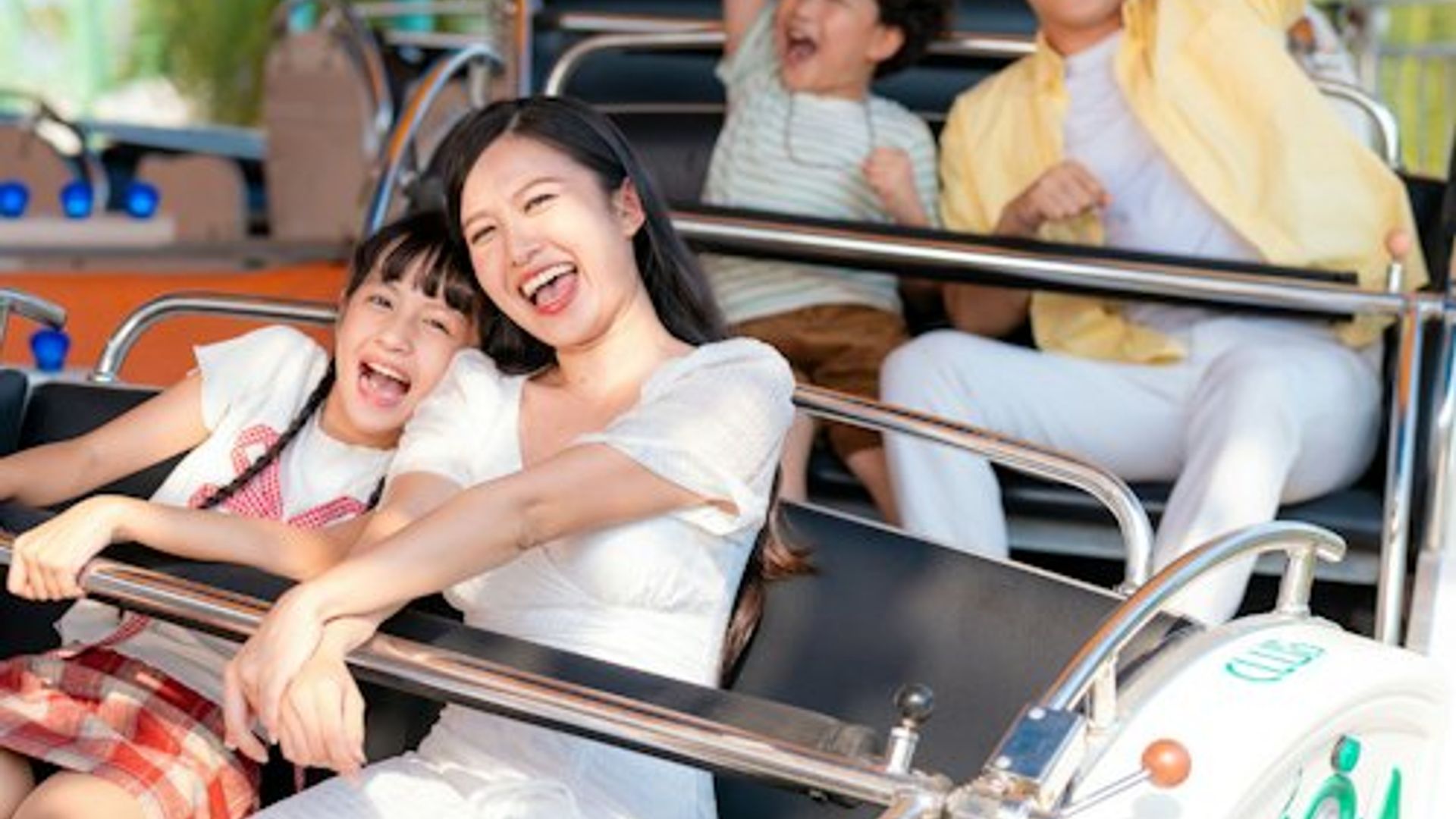 Ho Chi Minh City: VinWonders Grand Park Ticket + Tropical Island Water Park