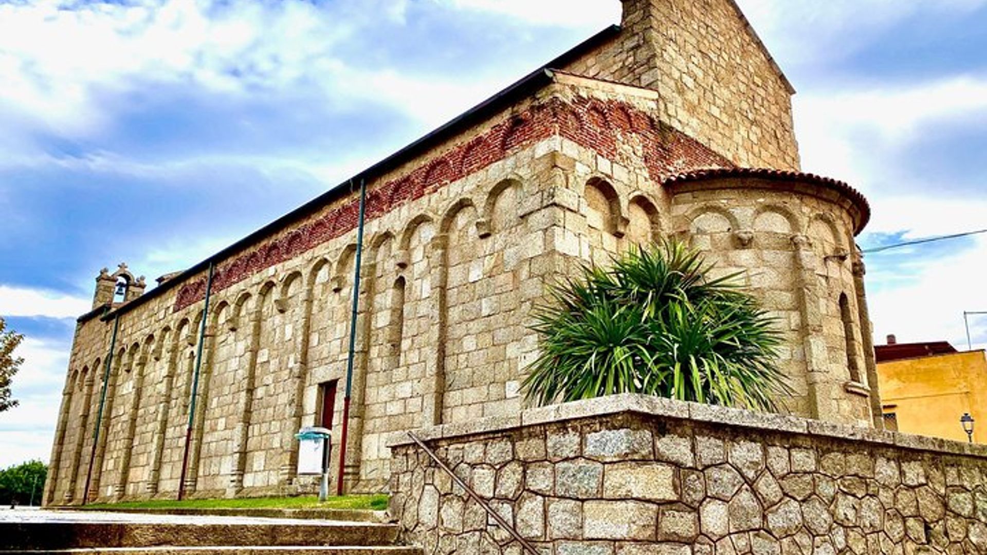 Olbia: Complete City Tour in Tuk-Tuk