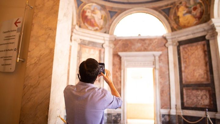 Private Early Morning Express Tour Sistine Chapel and Raphael Rooms