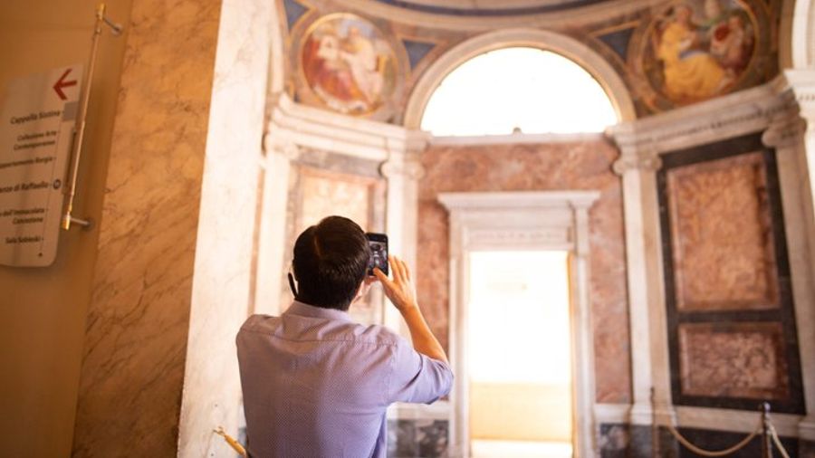Private Early Morning Express Tour Sistine Chapel and Raphael Rooms