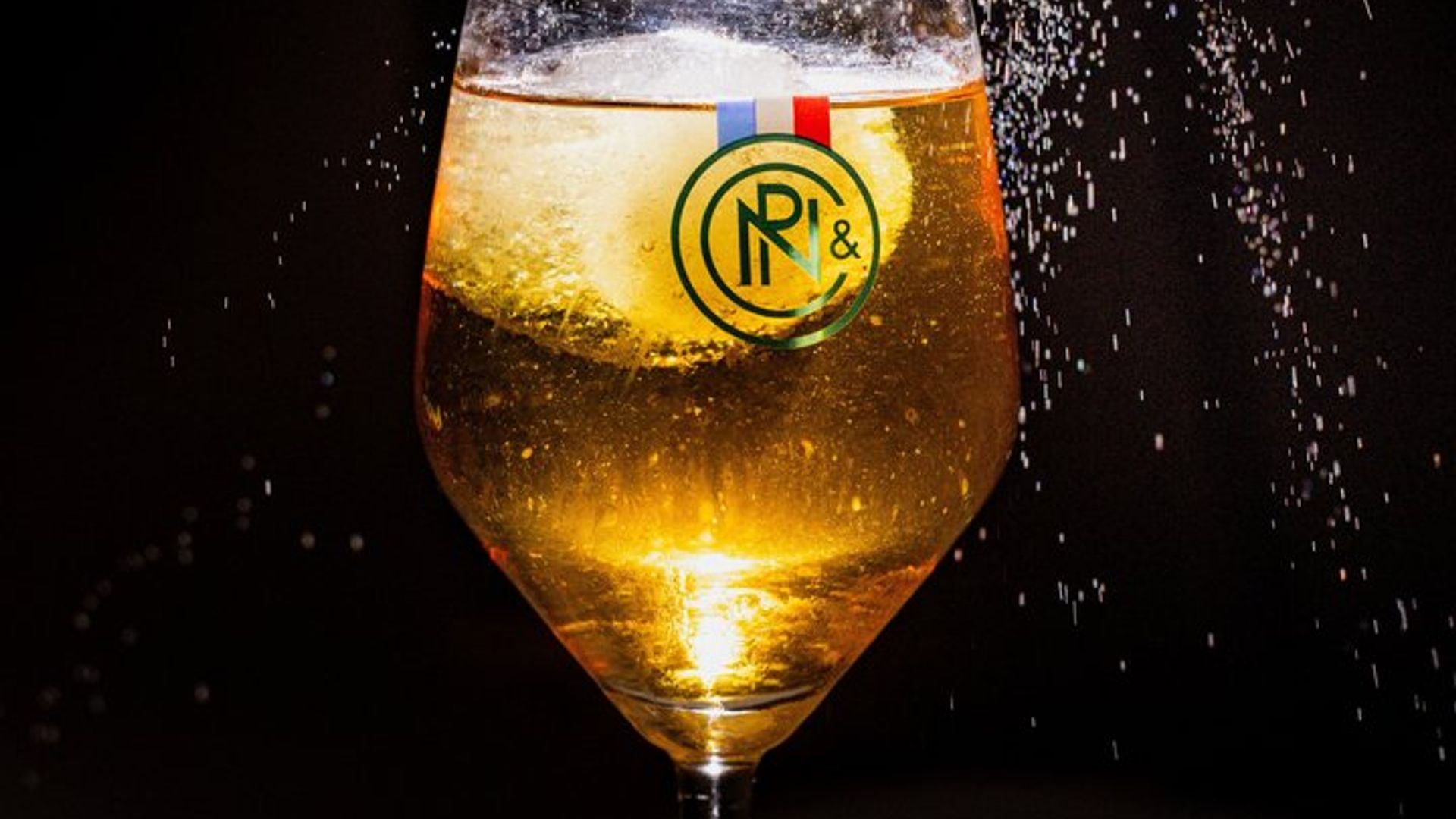 Meisterkurs für französische Wermutcocktails im La Maison Noilly Prat in Marseillan
