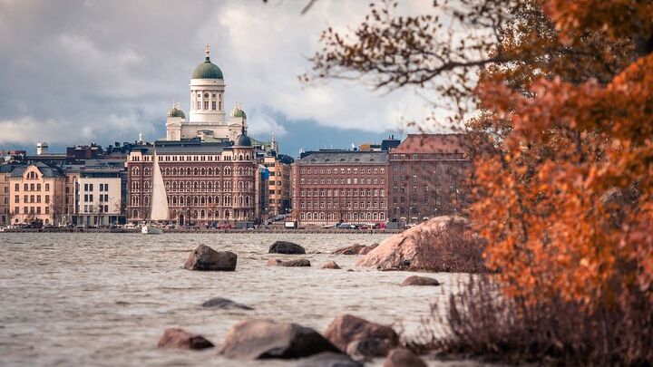 Helsinki walking tour with a city planner