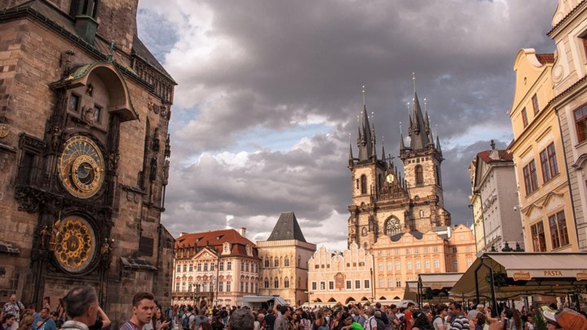 Prague Old Town, New Town, Jewish Quarter Morning Walking Tour