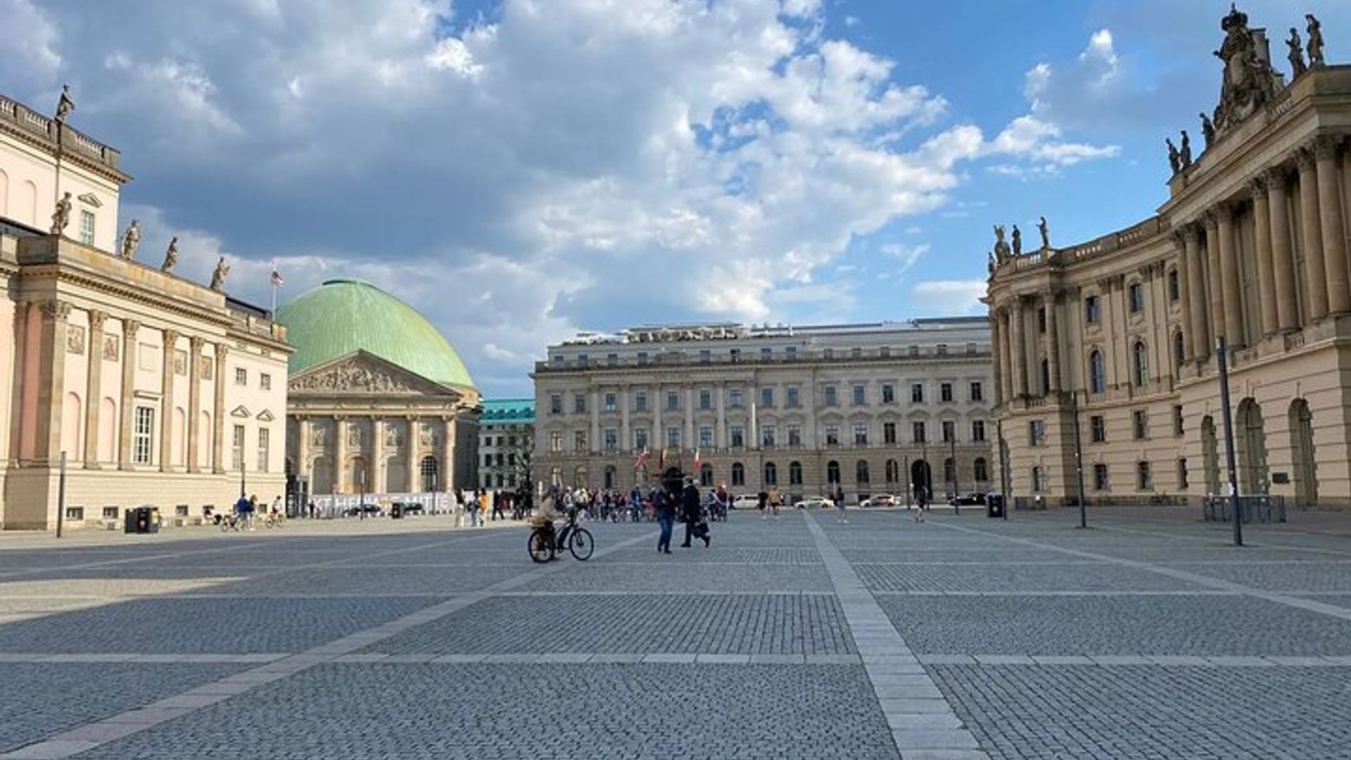 Berlin Interactive City Tour