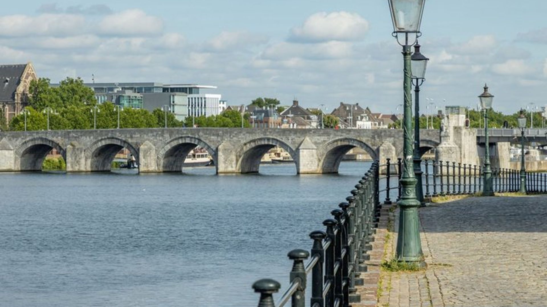 Maastricht Scavenger Hunt & Highlights Self-Guided Walking Tour
