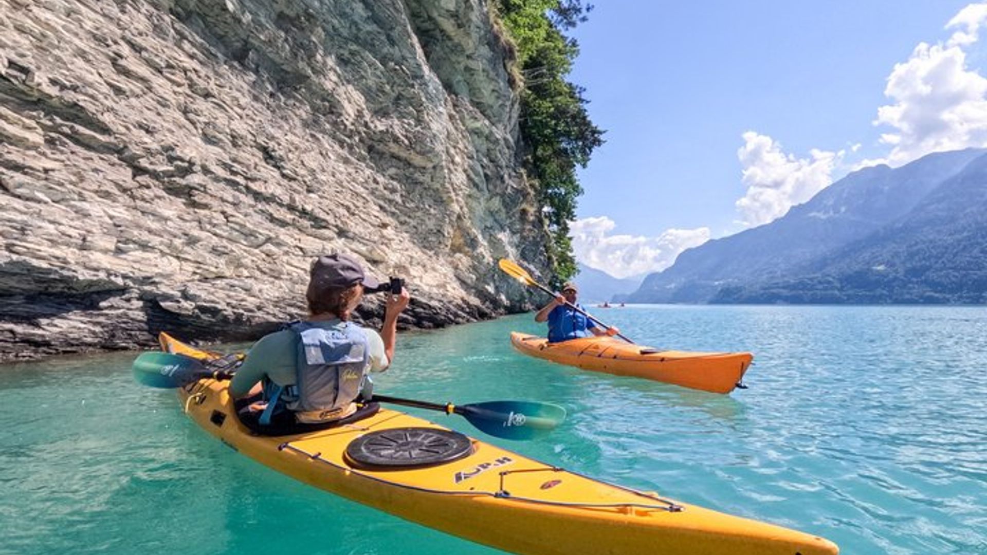 Kayak Tour of the Turquoise Lake Brienz