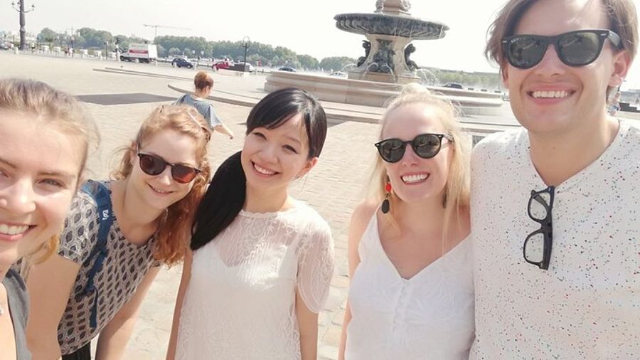 Bordeaux Private Walking Tour with Wine
