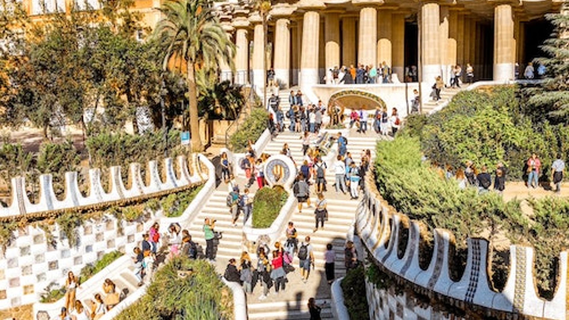 Sagrada Família & Park Güell: Morning Entry Ticket & Guided Tour