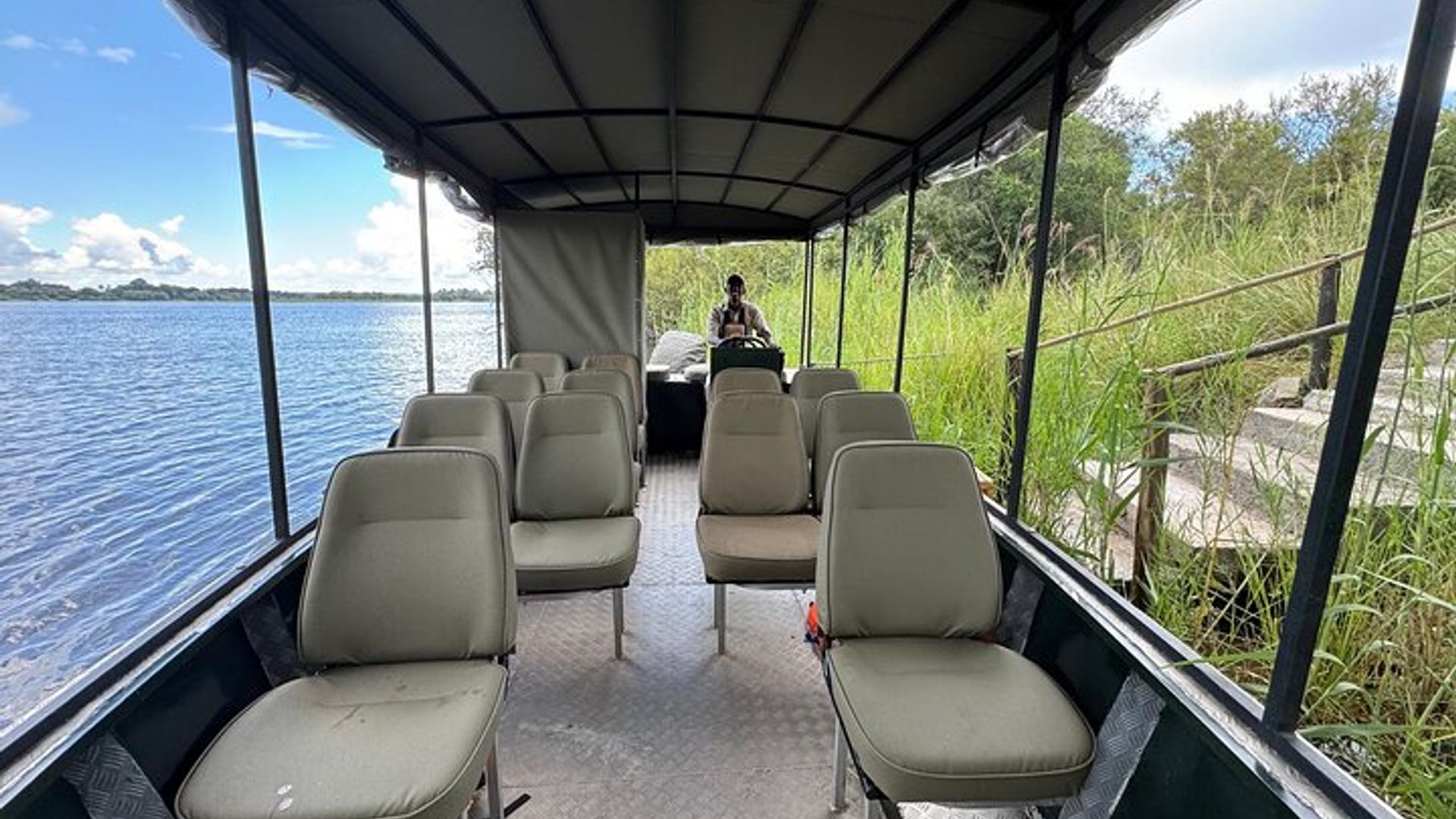 Umunsi wose Inyoni Safari Cruise Harimo Bush Ifunguro rya mugitondo na sasita