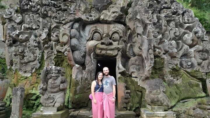 Ubud Private Trip with Monkey Forest, Waterfall, Art Market