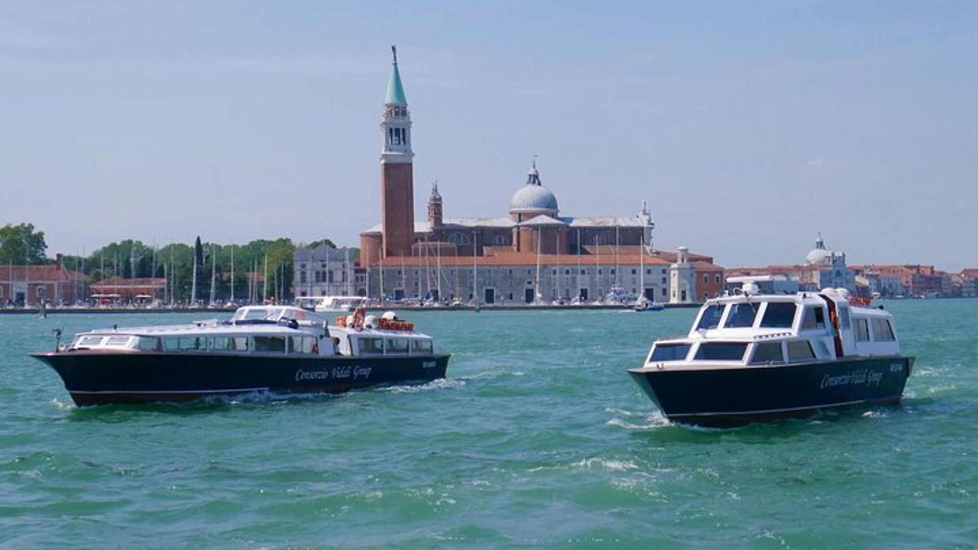 Half-Day Venice Lagoon Cruise: Murano Island and Burano Island
