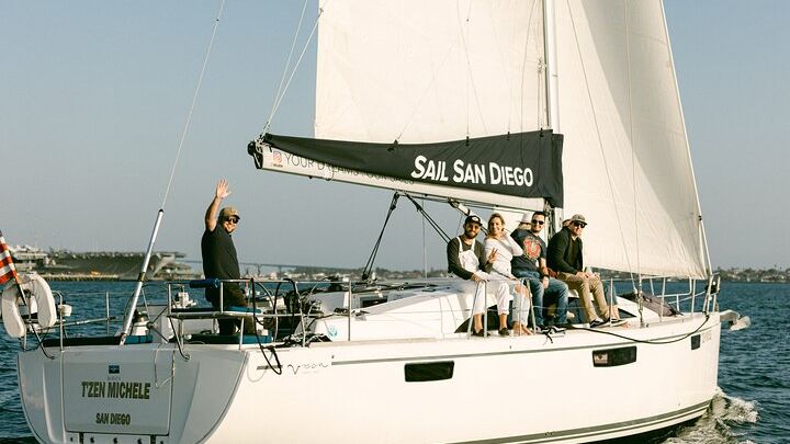 San Diego: Small-Group Half-Day Sailing Excursion With Drinks