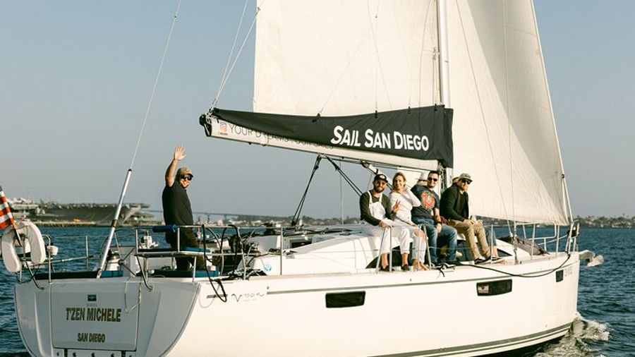 San Diego: Small-Group Half-Day Sailing Excursion With Drinks