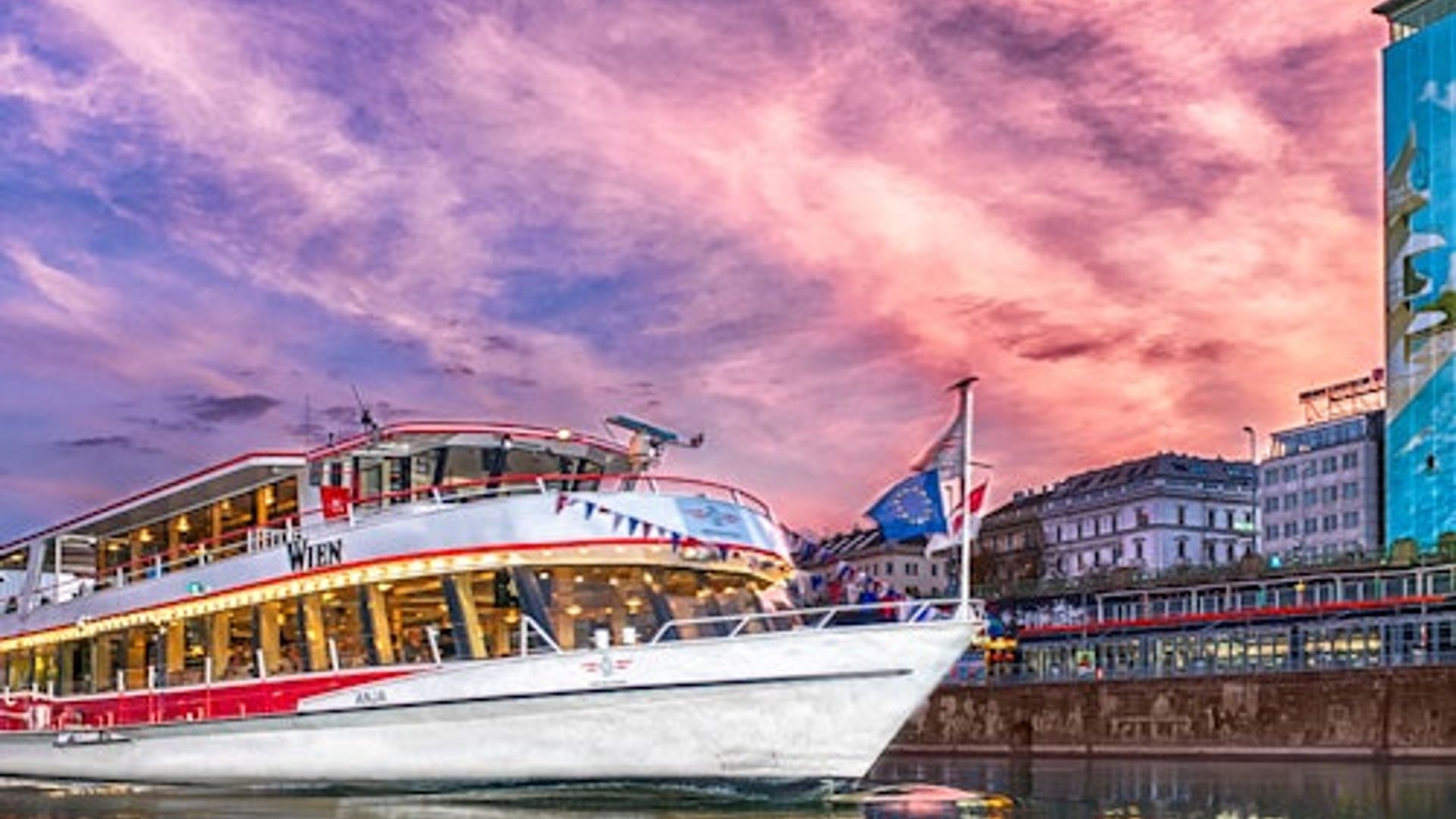 Vienna: Evening Danube River Cruise