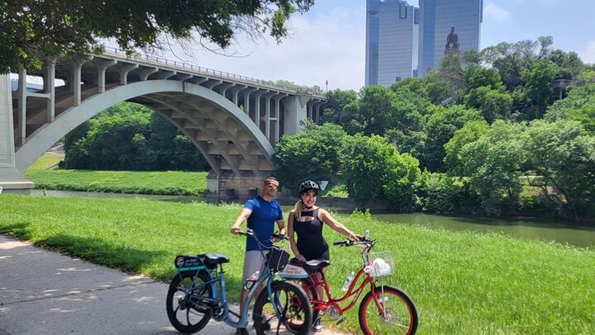 Fort Worth Small–Group Electric Bike Sightseeing Tour image 2