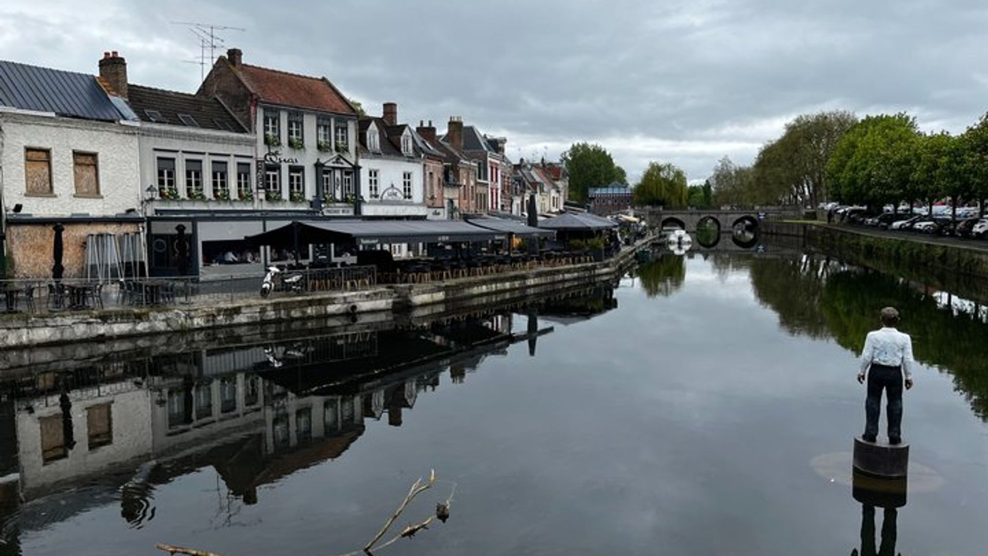 Balade en ville d'Amiens avec Audio Guide en 7 langues sur votre téléphone