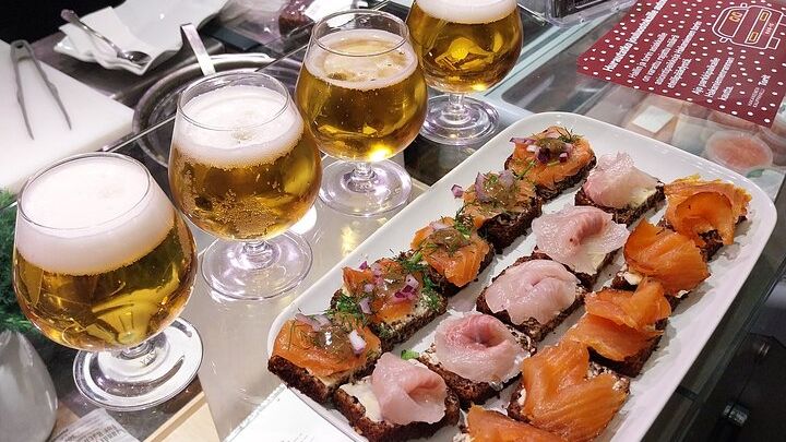 Helsinki Authentic Walking Food Tour with 8 Local Tastings