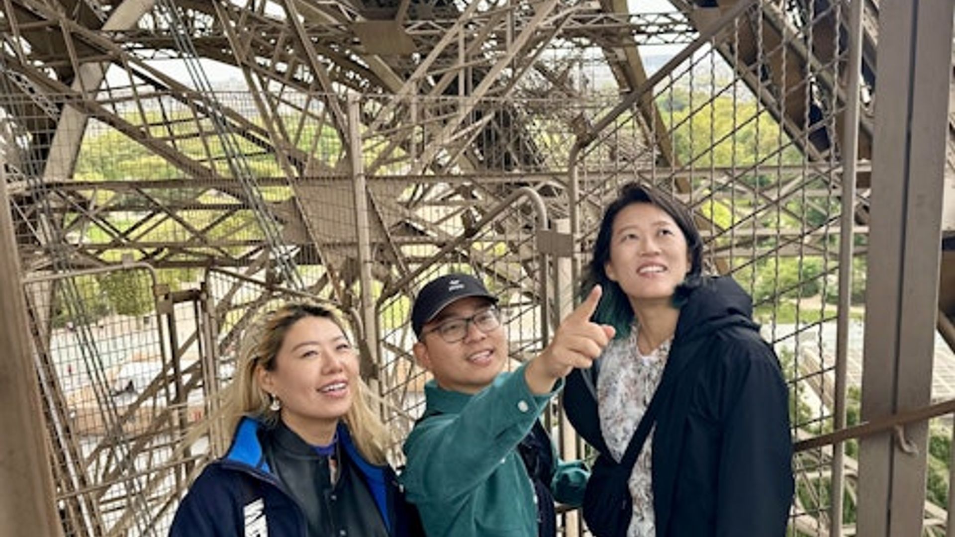 Tour Eiffel : Visite guidée + Accès au 2e étage et au sommet par ascenseur