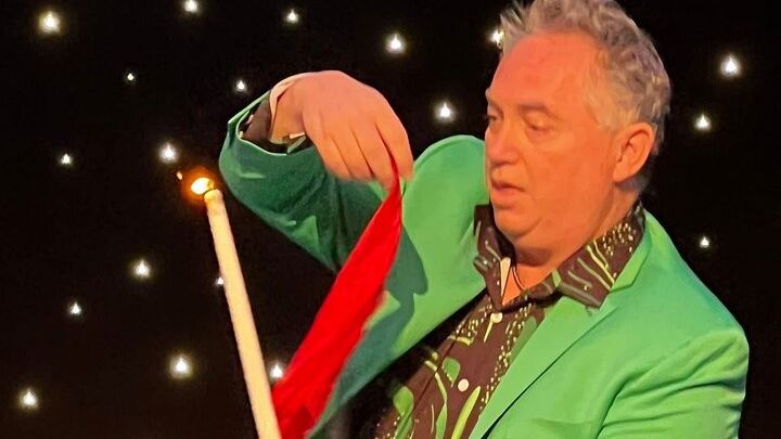 Best Magic Show in Myrtle Beach! Comedy & Magic Michael Bairefoot