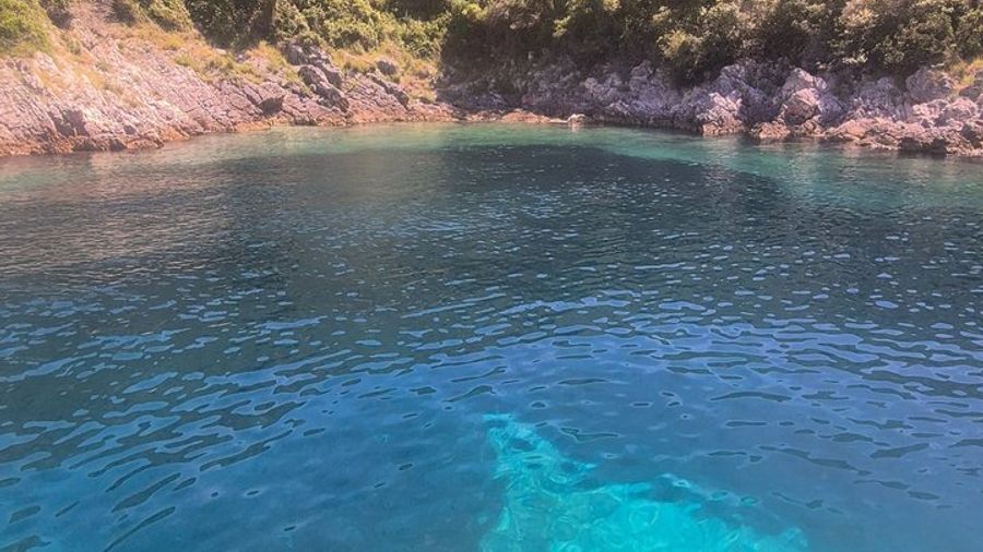 Blue Lagoon & 3 Islands Speedboat Tour from Split – Swim & Snorkel