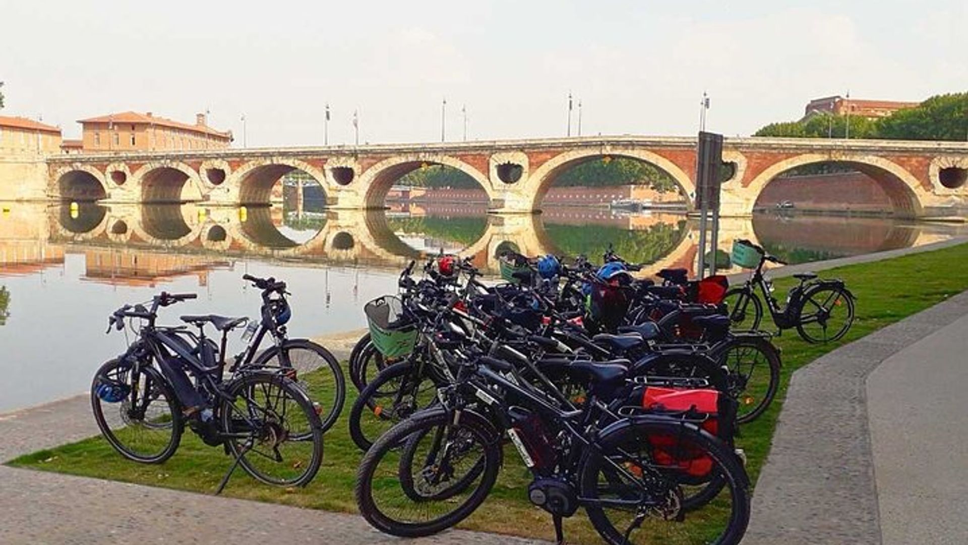 Toulouse panoramique Balade à vélo électrique et Téléphérique