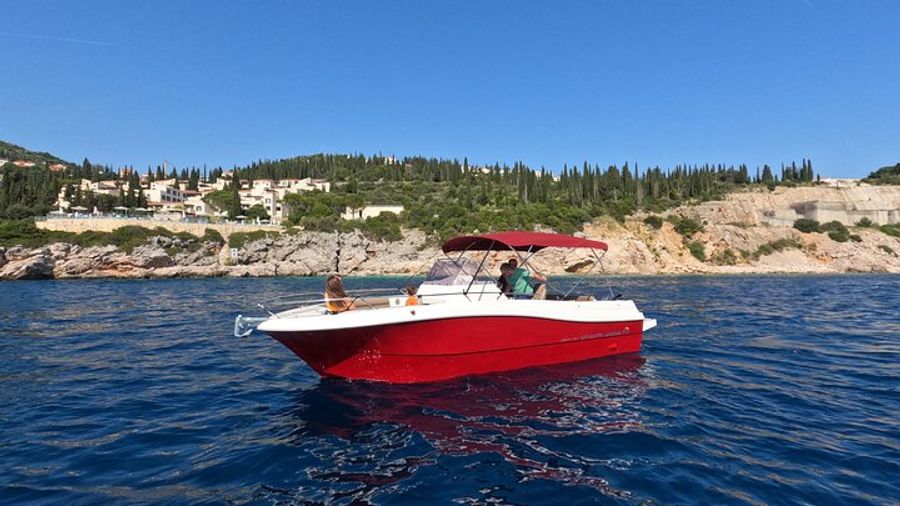 Dubrovnik Private Luxury Boat Tour: Island, Caves, and More