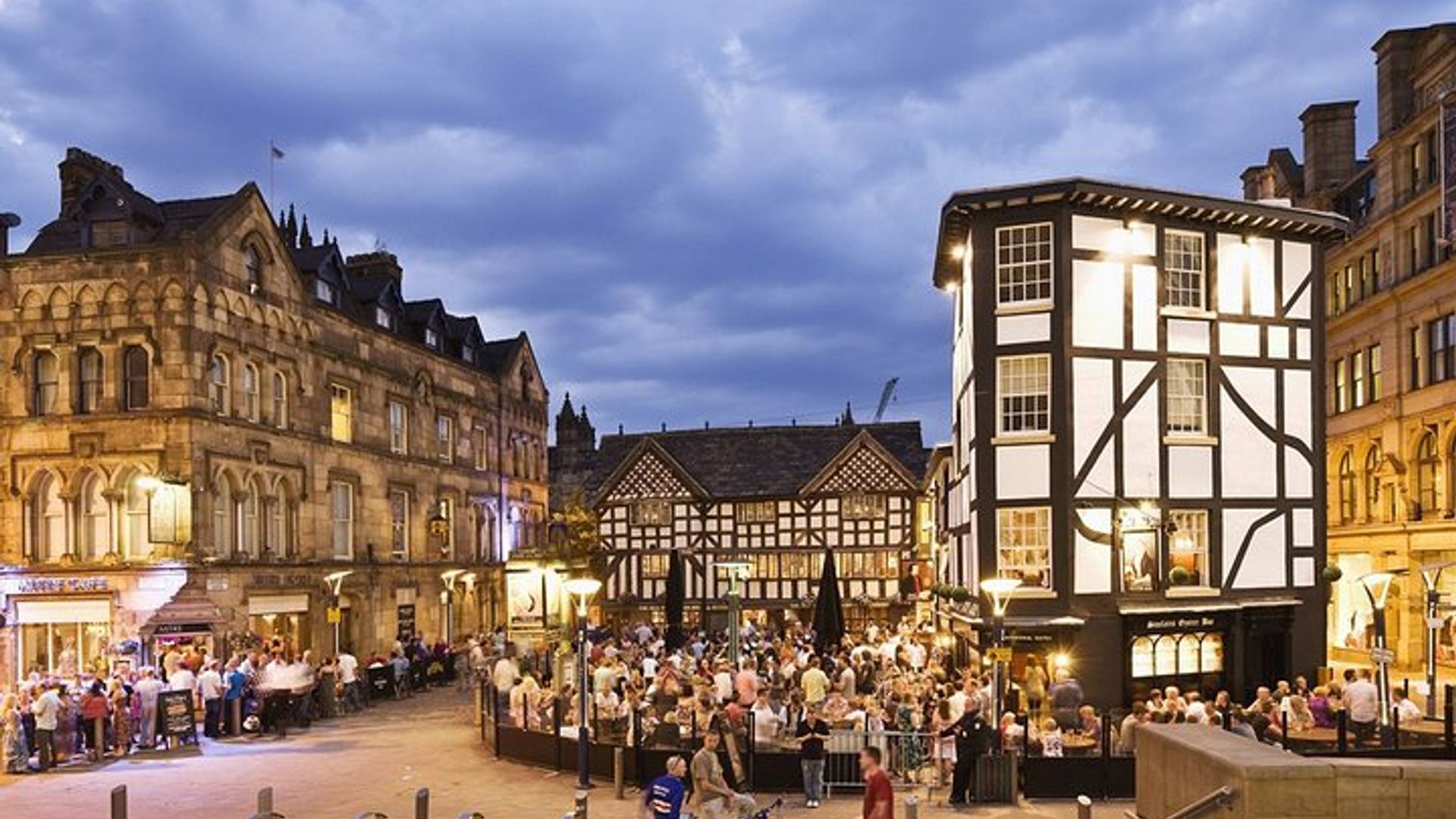 Private Transfer from Norwich to Manchester Airport (MAN)