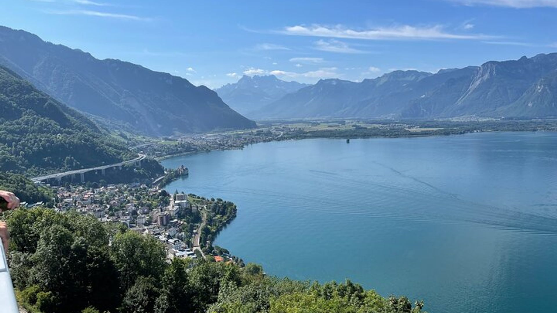 Private Excursion From Geneva to Montreux and Chillon Castle