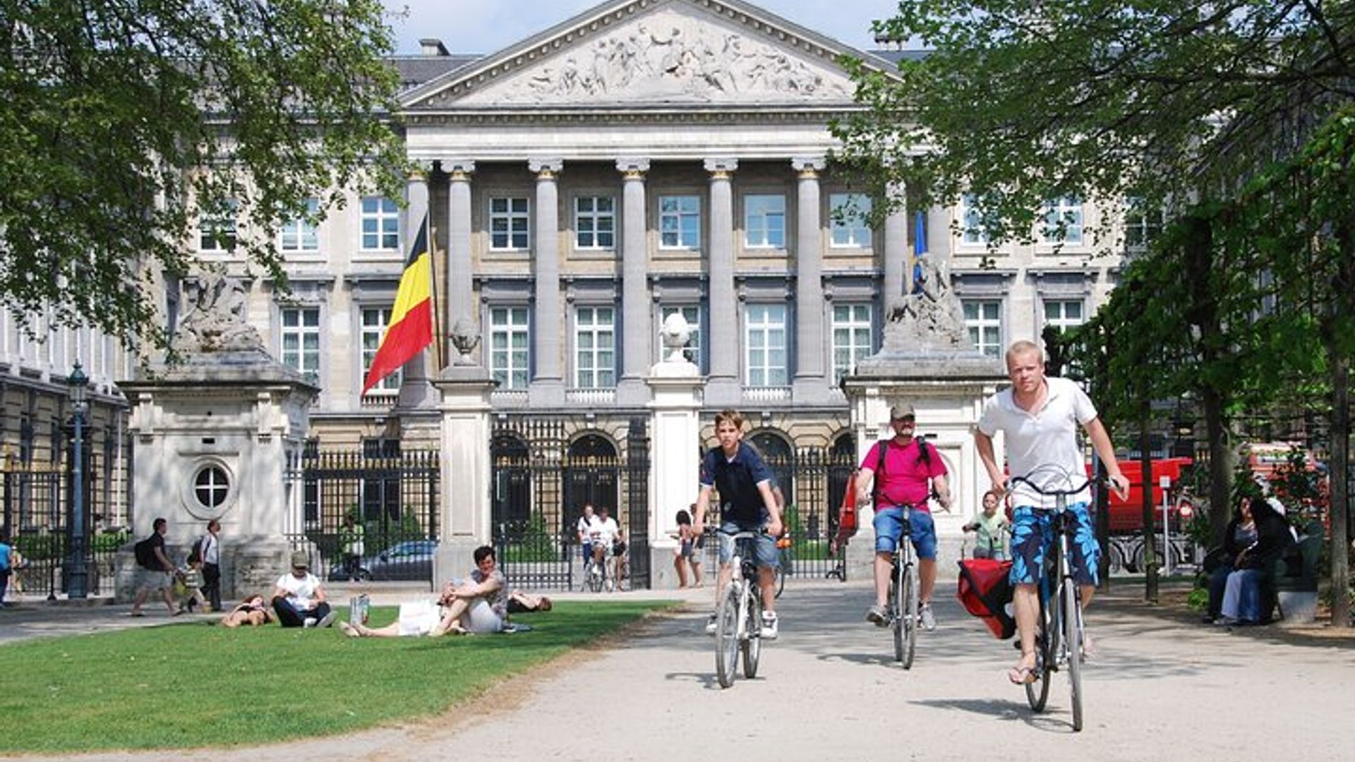 Tour in Bicicletta di Bruxelles: Punti Salienti in Piccolo Gruppo