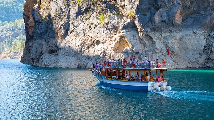 Green Canyon Boat Trip with Lunch and Unlimited Drinks