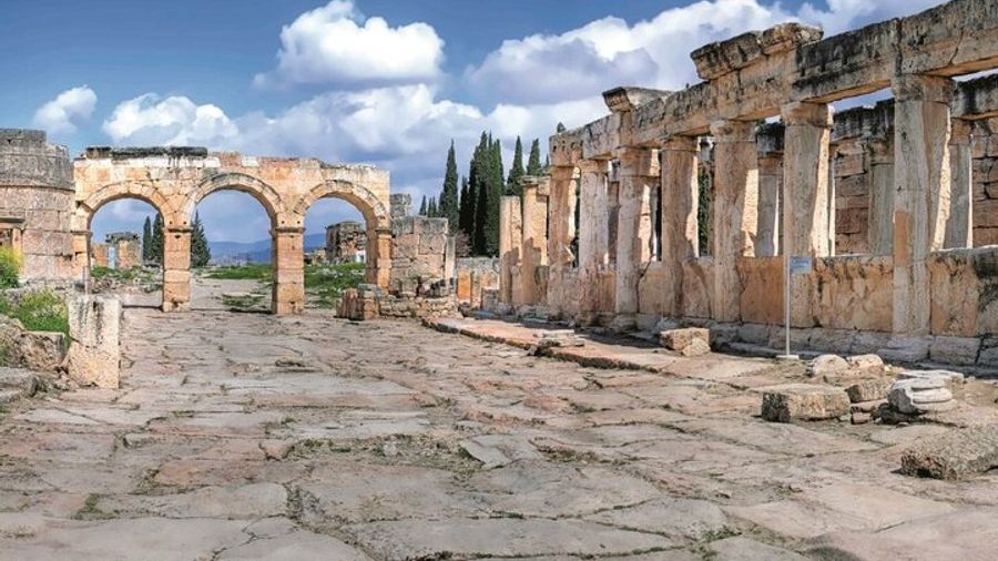 Pamukkale and Hierapolis Full-Day Group Tour from Antalya